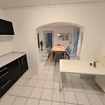 Modernes Monteurhaus - Gaestehaus Fuer Bis Zu 8 Personen Mit Eigenem Wintergarten Und Carport Tatil Evi *
