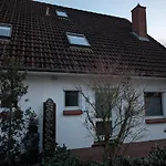 Modernes Monteurhaus - Gaestehaus Fuer Bis Zu 8 Personen Mit Eigenem Wintergarten Und Carport Tatil Evi