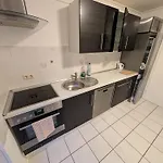Tatil Evi Modernes Monteurhaus - Gaestehaus Fuer Bis Zu 8 Personen Mit Eigenem Wintergarten Und Carport Sottrum