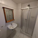 Tatil Evi Modernes Monteurhaus - Gaestehaus Fuer Bis Zu 8 Personen Mit Eigenem Wintergarten Und Carport Sottrum