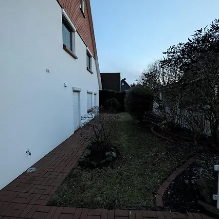 Prázdninový dům Modernes Monteurhaus - Gaestehaus Fuer Bis Zu 8 Personen Mit Eigenem Wintergarten Und Carport *