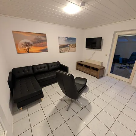 Casa vacanze Modernes Monteurhaus - Gaestehaus Fuer Bis Zu 8 Personen Mit Eigenem Wintergarten Und Carport Sottrum
