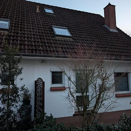 Casa vacanze Modernes Monteurhaus - Gaestehaus Fuer Bis Zu 8 Personen Mit Eigenem Wintergarten Und Carport Sottrum