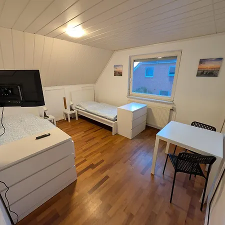 Modernes Monteurhaus - Gaestehaus Fuer Bis Zu 8 Personen Mit Eigenem Wintergarten Und Carport Sottrum