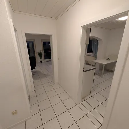 Modernes Monteurhaus - Gaestehaus Fuer Bis Zu 8 Personen Mit Eigenem Wintergarten Und Carport