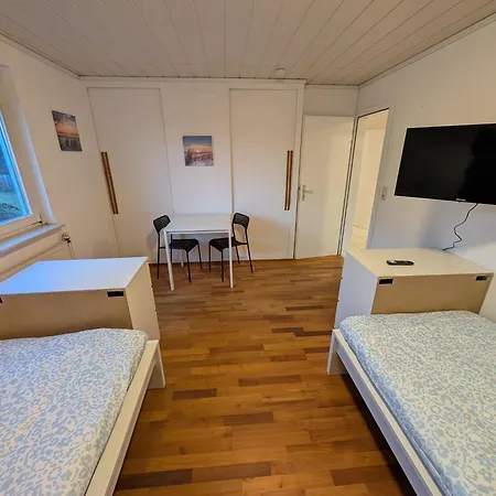 Modernes Monteurhaus - Gaestehaus Fuer Bis Zu 8 Personen Mit Eigenem Wintergarten Und Carport * Sottrum