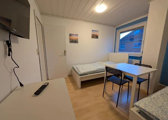Semesterbostad Modernes Monteurhaus - Gaestehaus Fuer Bis Zu 8 Personen Mit Eigenem Wintergarten Und Carport Sottrum