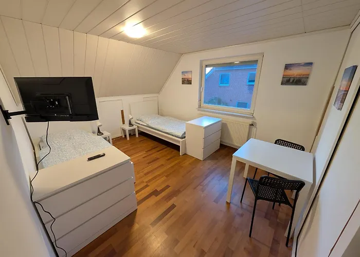 Modernes Monteurhaus - Gaestehaus Fuer Bis Zu 8 Personen Mit Eigenem Wintergarten Und Carport Sottrum