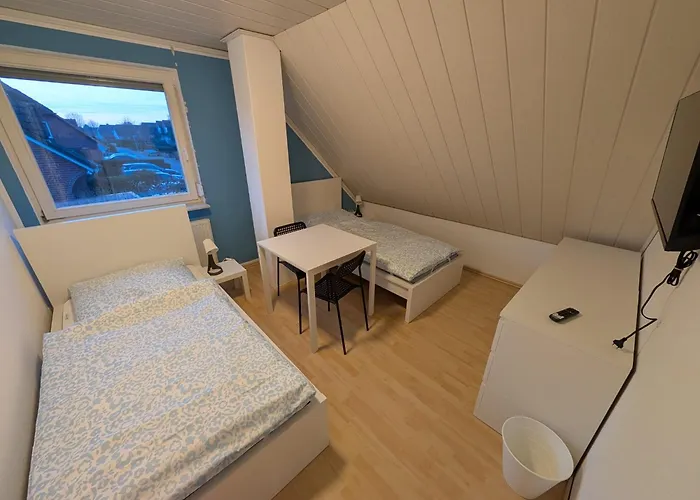 Modernes Monteurhaus - Gaestehaus Fuer Bis Zu 8 Personen Mit Eigenem Wintergarten Und Carport