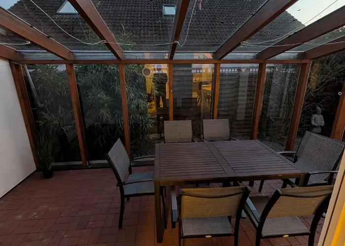 Casa vacanze Modernes Monteurhaus - Gaestehaus Fuer Bis Zu 8 Personen Mit Eigenem Wintergarten Und Carport *