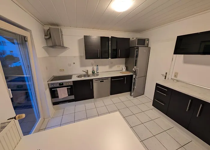 Modernes Monteurhaus - Gaestehaus Fuer Bis Zu 8 Personen Mit Eigenem Wintergarten Und Carport Casa vacanze