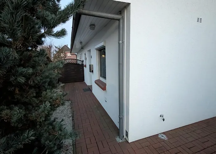 Modernes Monteurhaus - Gaestehaus Fuer Bis Zu 8 Personen Mit Eigenem Wintergarten Und Carport *