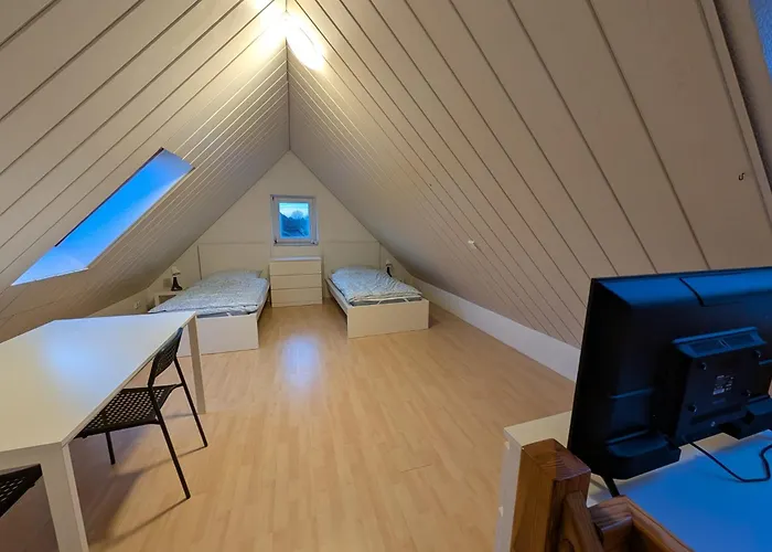 Modernes Monteurhaus - Gaestehaus Fuer Bis Zu 8 Personen Mit Eigenem Wintergarten Und Carport *